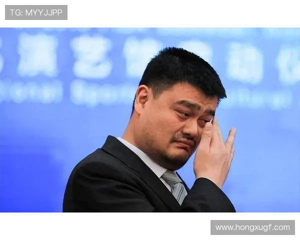 加里奥姚明携手共创篮球传奇展现体育精神与友谊的力量 加里奥姚明携手共创篮球传奇展现体育精神与友谊的力量